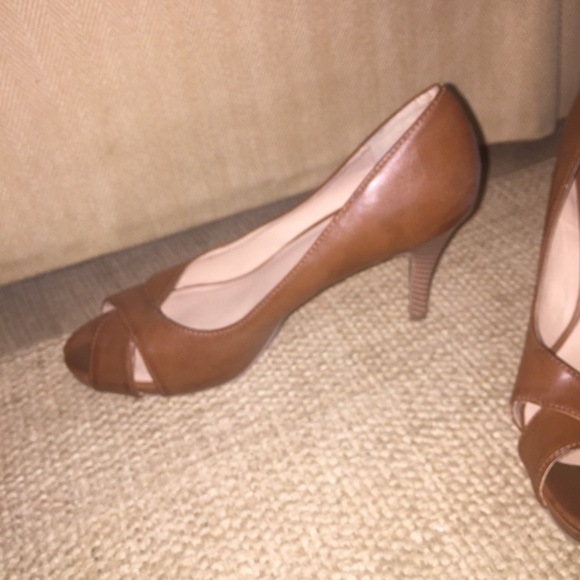 Peep toe kitten heel - Picture 2 of 2