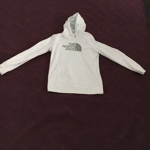 White The North face sweater