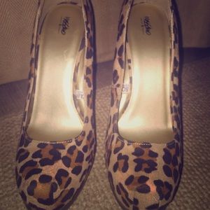 Cheetah platform pumps