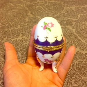 Unique Egg Trinket Box Footed, Egg Ring Box