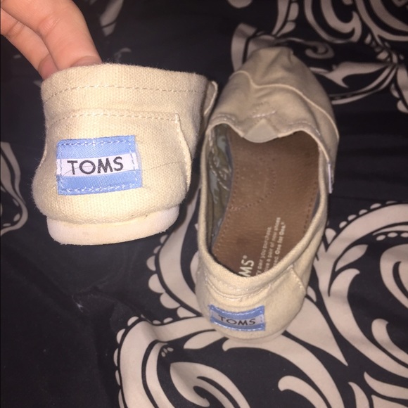 Toms