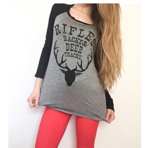 • Deer Tracks Graphic Top • - Picture 2 of 4