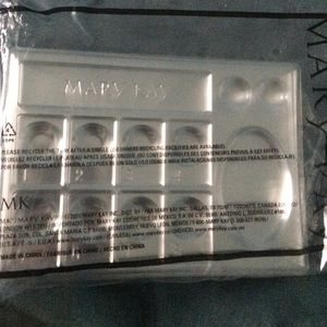 Mary Kay Disposable Trays, pack/30