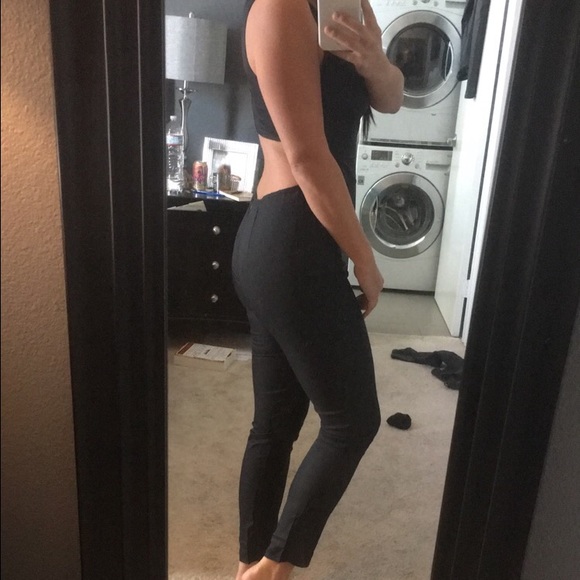 👯Cut-Out Jumpsuit👯 - Picture 4 of 4