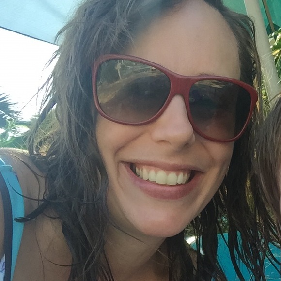 Meet your Posher, Beth - Picture 1 of 1