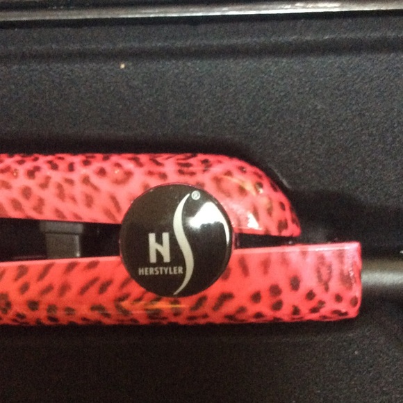 BNIB Pink Leopard 1.5inch Onyx Ceramic Flatiron - Picture 2 of 4