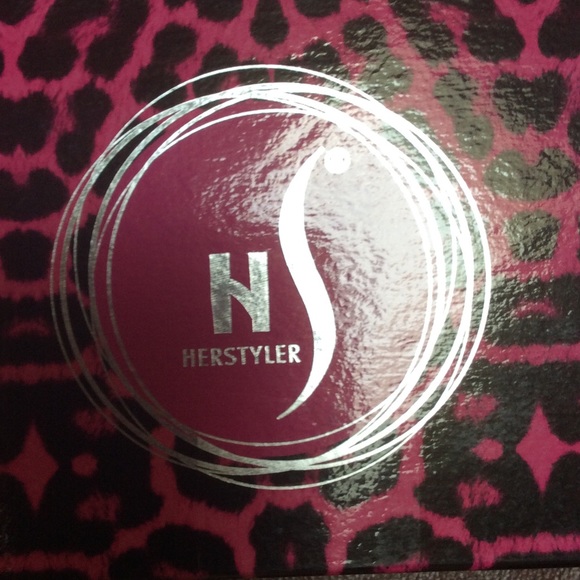 BNIB Pink Leopard 1.5inch Onyx Ceramic Flatiron - Picture 3 of 4