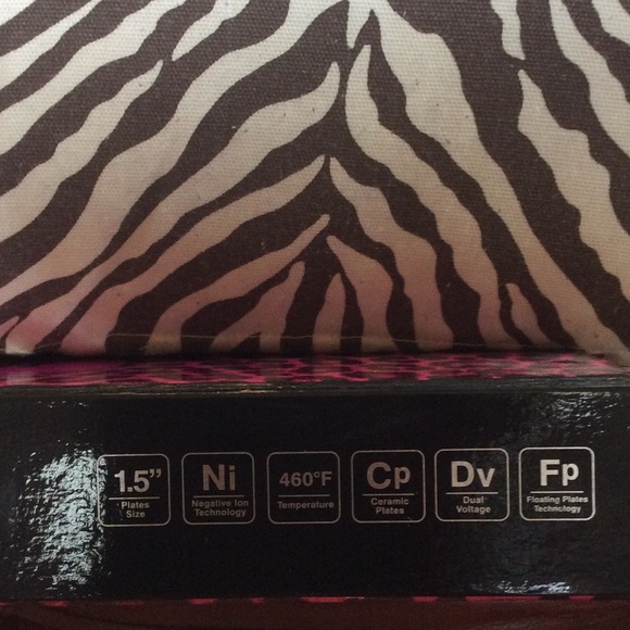 BNIB Pink Leopard 1.5inch Onyx Ceramic Flatiron - Picture 4 of 4