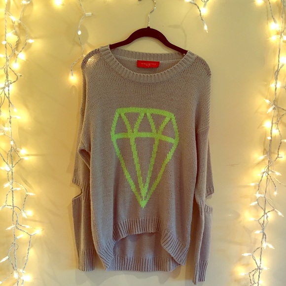 Akira Chicago Gray Diamond Sweater (Size: M)
