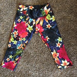 CALIA tropical print work out Capri