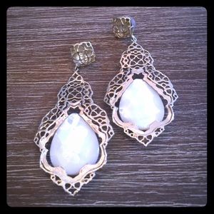 Kendra Scott earrings in mother of pearl