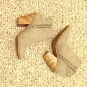 Banana Republic Booties - size 7 Banana Republic Booties - size 7