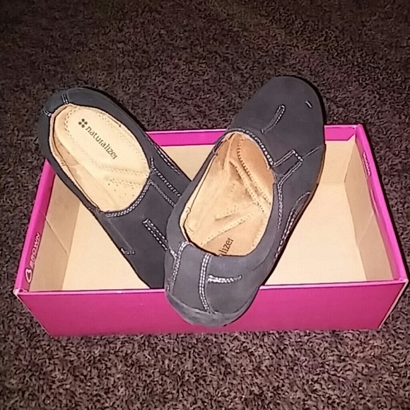 Brand-new Black Naturalizer shoe