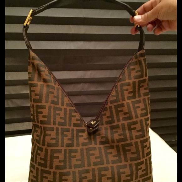 FENDI SHOULDER BAG