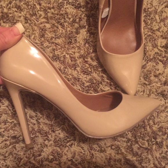 Heels - Picture 2 of 2