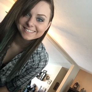 Meet your Posher, Cortney