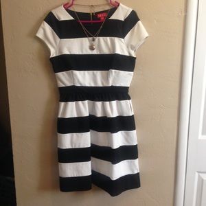 Black and white striped Elle dress size 10