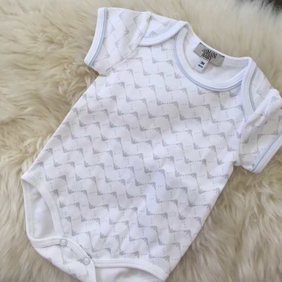 Short sleeve onesie