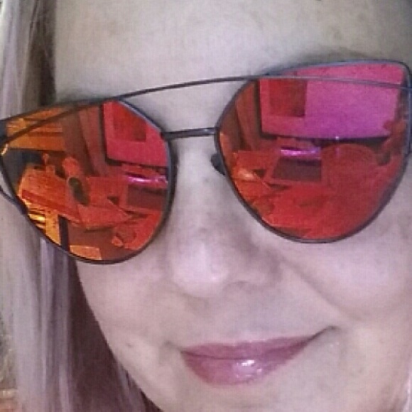 🦄Last pair Sunset red mirror metal cat eyes - Picture 3 of 3