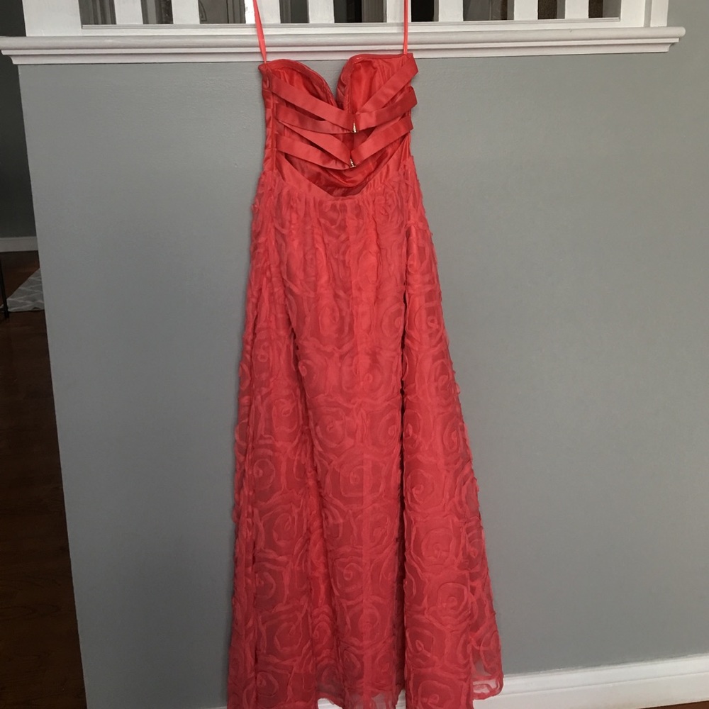 Formal gown - Picture 3 of 3