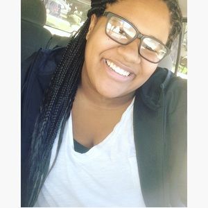 Meet your Posher, Olivia