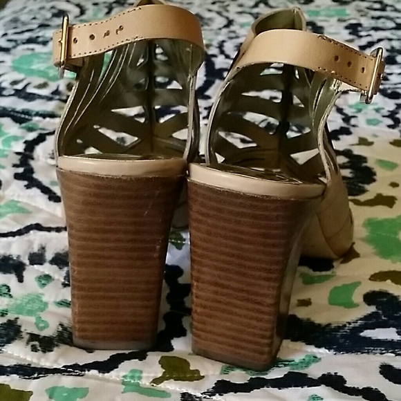 Laser cut nude heel - Picture 3 of 4