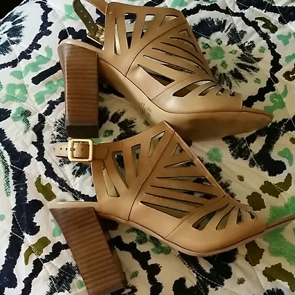 Laser cut nude heel - Picture 4 of 4