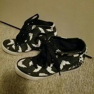 Platform sneakers