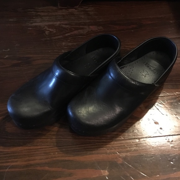 Dansko size 37 black