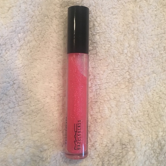 Mac dazzleglass in stepping out