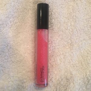 Mac dazzleglass in stepping out