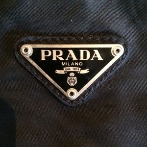 PRADA 🎀 Messenger Crossbody Gently Used