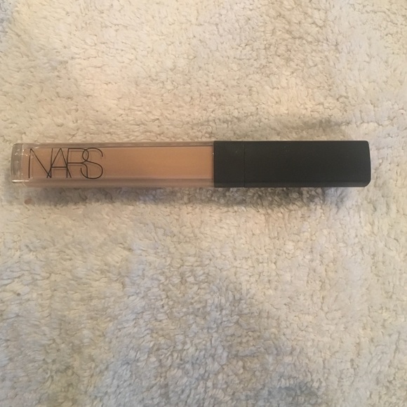 Nars radiant creamy concealer in custard