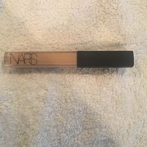 Nars radiant creamy concealer in custard