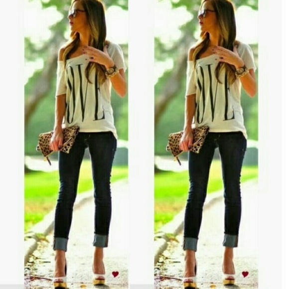 OFF THE SHOULDER TEE