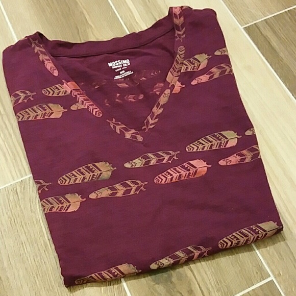 Mossimo feather t-shirt