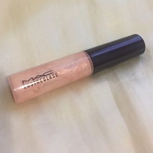 MAC Lustreglass lipgloss in Luminary