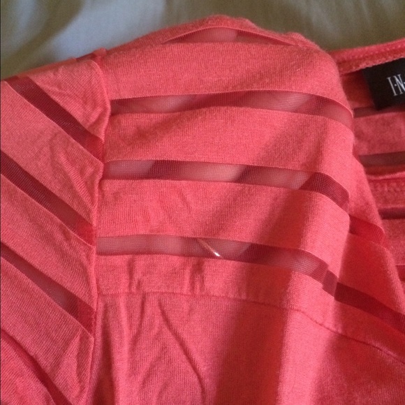 Coral tee - Picture 3 of 3