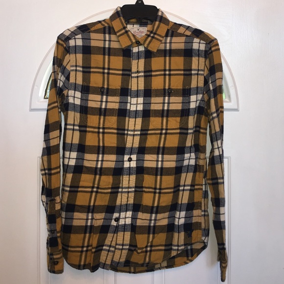 AE flannel button down shirt