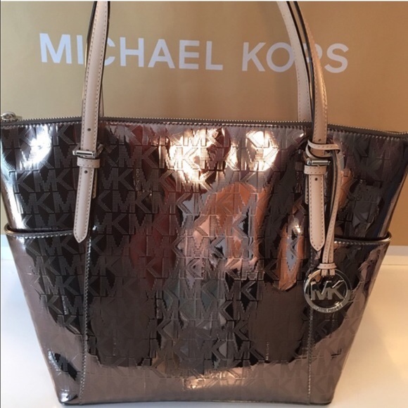 Michael Kors Handbags - FLASH SALE MICHAEL KORS NEW LARGE TOTE 100% AUTH