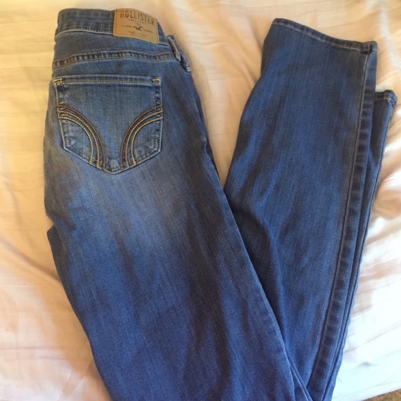 Hollister medium wash skinny jeans - Picture 1 of 3