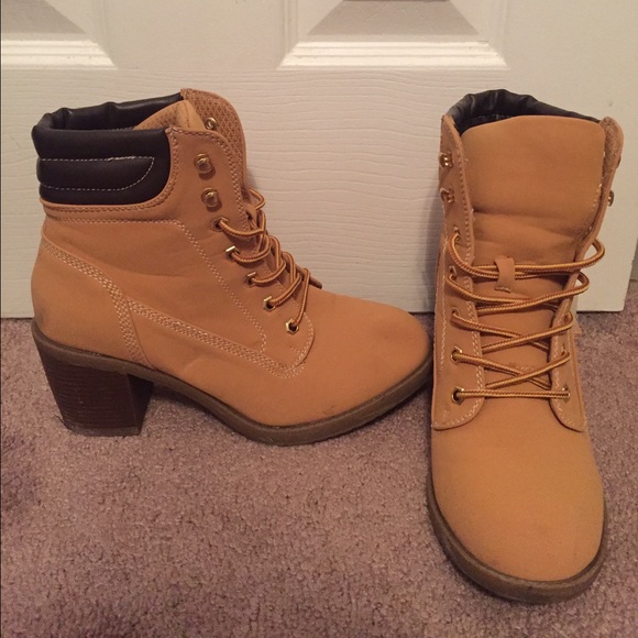 Timberland-like bootie with heel!! Size 6.5