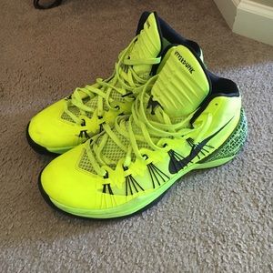 Men's Nike hyperdunk shoes