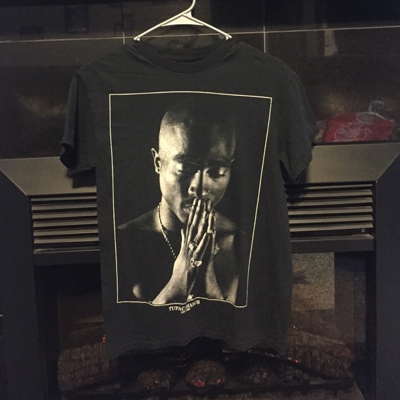 Tupac shirt