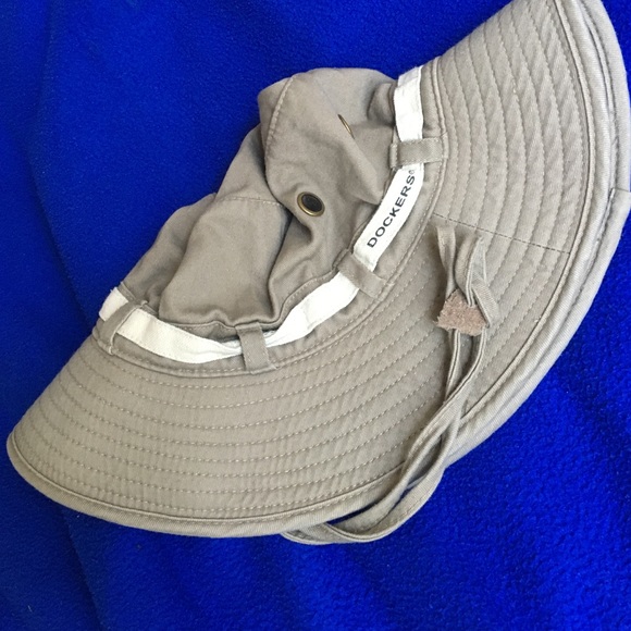 dockers khaki BUCKET HAT