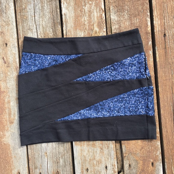 Express Black and Blue/Navy Sequin Skirt Size 00