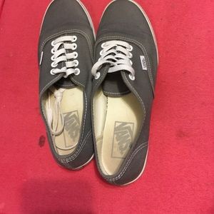 Women's low pro vans size 8