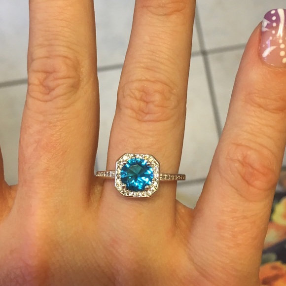 NEW GORGEOUS SILVER RING - Picture 3 of 3