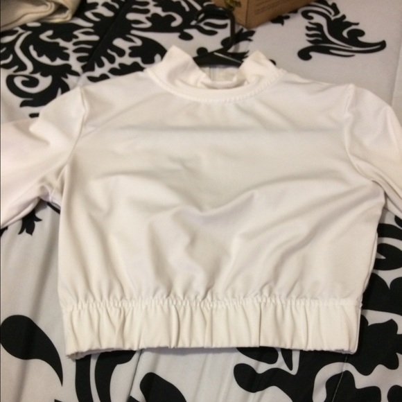 Long-sleeve cheer crop