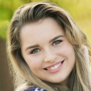 Meet your Posher, Maddie